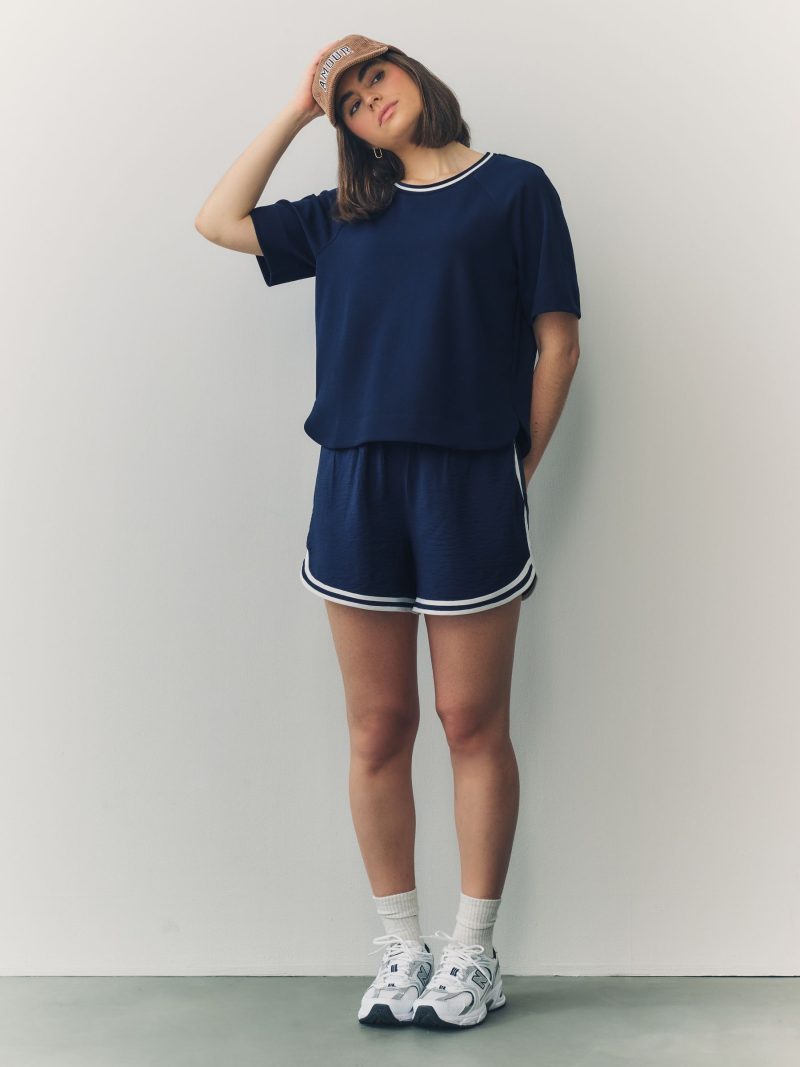 Leqinhk474546 Navy Contrast Neck Trim Crepe Boxy T-Shirt - Image 3
