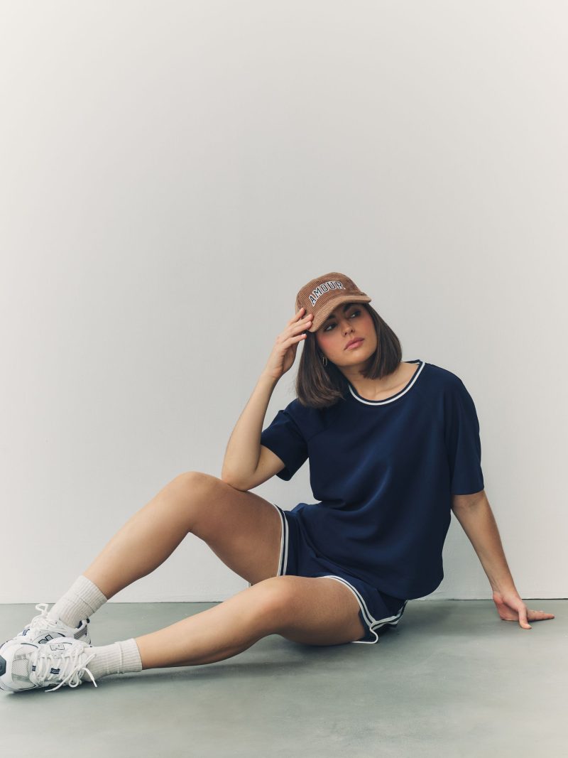 Leqinhk474546 Navy Contrast Neck Trim Crepe Boxy T-Shirt - Image 4
